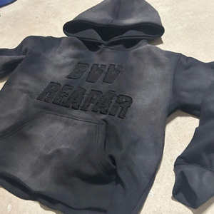 Conjunto Deportivo Personalizado con Bordado, Lavado Ácido, Sudadera con Capucha y Pantalones Deportivos Gruesos con Dobladillo Deshilachado para Hombre - Product Image 3