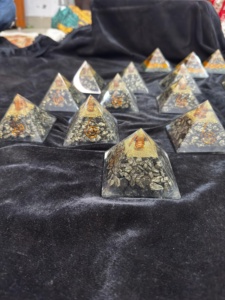 Pirámide de Orgón de Pirita Natural, Generador de Energía de Cristal con Bobina de Cobre para Reiki, Meditación, Sanación de Chakras, Decoración Feng Shui - Product Image 4