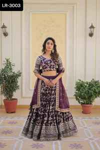 Vêtements de mariage traditionnels pour femmes, jacquard de viscose brodée, paillettes, travail Lehenga Choli Silk Dupatta - Product Image 4