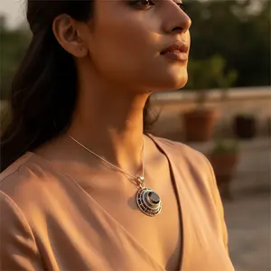 Colgante de Plata 925 con Cuarzo Ahumado para Mujer, Joyería Religiosa Hecha a Mano con Piedras Preciosas, Chapado en Oro Rosa y Rodio, Amatista - Product Image 1