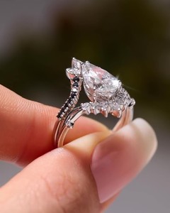 Bague de fiançailles ensemble de mariée Moissanite coupe poire 12x8mm avec bande Halo | Bijoux de mariage vintage - Product Image 2