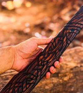 Hacha Vikinga Hecha a Mano de Acero con Alto Contenido de Carbono con Mango de Madera y Funda Fina, Hachas Hechas a Mano, Hacha de Campamento, Grado Industrial - Product Image 4