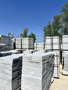 Dalles <span class=keywords><strong>de</strong></span> pavage en granit naturel poli PerfectStone pour projets d'aménagement <span class=keywords><strong>de</strong></span> sols publics d'aéroports, <span class=keywords><strong>de</strong></span> gares ferroviaires et d'infrastructure - Product Image 2