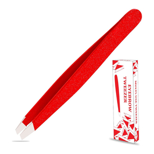 Pinces à épiler inclinées en acier inoxydable avec revêtement en poudre noire pour l'épilation, la mise en place de fils et l'épilation des poils, avec des poignées confortables - Product Image 2