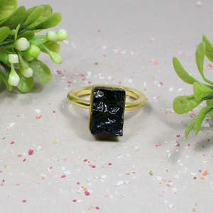 Venta al por mayor hecho a mano Natural chino verde moldavita 92,5 anillo de plata esterlina joyería fina anillo de piedras preciosas con tecnología de incrustaciones cortadas - Product Image 2