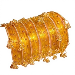 Bracelets dorés de qualité supérieure, tendance, multicolores, en perles de verre, ensemble de bracelets Churiyan, finition avec accents scintillants, couleurs personnalisées, traditionnels - Product Image 1