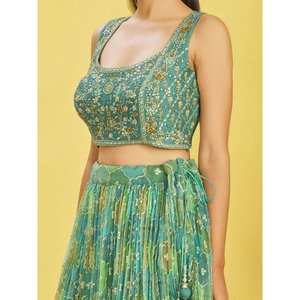 Impresionante Lehenga Choli de Organza con Bordado de Espejo Verde Mar, Elegante Traje de Novia para Ocasiones Especiales - Product Image 3