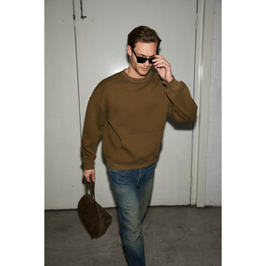 Sweat-shirt à col rond pour homme GRIMELANGE COYOTES avec poche kangourou en coton biologique coupe classique - Product Image 1