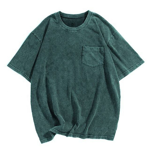 เสื้อยืดคอตตอนโอเวอร์ไซส์ทรงหลวมสำหรับผู้ชาย สีพื้น แขนสั้น คอกลม มีกระเป๋า ดีไซน์ย้อมสีแบบแอซิดวอช ราคาขายส่ง - Product Image 4