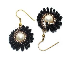 Pendientes colgantes de cristal de última moda al por mayor para mujer, suministrados a bajo precio de mercado a nivel mundial - Product Image 1