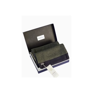 Écharpe en laine double face à motif tricoté élégant vert et bleu marine, livrée dans un coffret cadeau avec cuir PU - Product Image 6