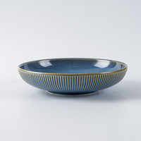 Assiettes rondes en porcelaine émaillée bleue haute température YAYU pour restaurants, traiteurs et Horeca – Fournisseur en gros