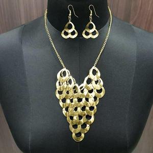 Ensemble de colliers plaqués or Urthn 1106017 bijoux de mode haut de gamme pour femmes - Product Image 1