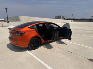 Tesla Model 3 Long Range 2024 d'occasion en excellent état, autonomie EPA de 310 milles, conduite à gauche, sièges en cuir (kilométrage 75 001-100 000 milles), écran tactile - Product Image 4