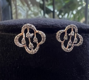 Boucles d'oreilles minimalistes en diamant naturel taillé en brillant or massif 18 carats bijoux élégants durables certifiés tiers sur mesure - Product Image 1