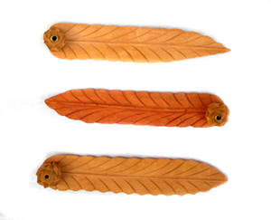 Quemador de soporte de palo de incienso de madera natural hecho a mano con diseño contemporáneo Decoración de cumpleaños colorida - Product Image 6