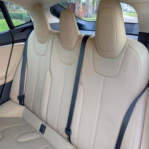 Alerte Offre Exceptionnelle! Tesla Model S 2015 Super Propre, Batterie 70 kWh, Propulsion Arrière, Automatique, Berline de Luxe Blanche - Product Image 4