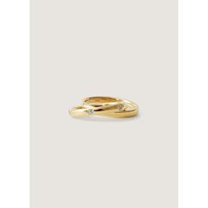 Bague L'Amour entrelacée plaquée or 18 carats, design géométrique tendance, technique d'incrustation griffe religieuse, pour fiançailles - Product Image 3