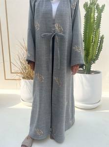 Robe Abaya Maxi d'été en soie pure, légère, anti-froissement, confortable et élégante pour les journées chaudes et les occasions de prière - Product Image 3