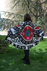 Kimono Suzani brodé à la main, robe matelassée, fleurs florales, veste longue tricotée, produit en vrac, décoration, style doux, naturel - Product Image 5