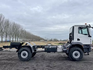 (JY) Venta al por Mayor de 4 Camiones Usados con Cabeza Tractora - Product Image 4