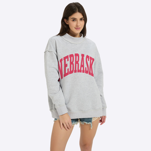 Venta al por mayor de alta calidad de las mujeres de gran tamaño pulóver sudadera logotipo personalizado cuello falso patrón de letras para el invierno - Product Image 3