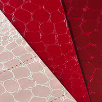 YISHU Feuilles de similicuir noir en relief de crocodile Papier spécialisé avec texture de tissu Vente en gros pour l'emballage et les cadeaux