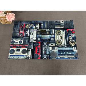 Tapis imprimé Boombox : décoration de salle de musique vibrante et cadeau personnalisé, tapis fin non tissé - Product Image 1