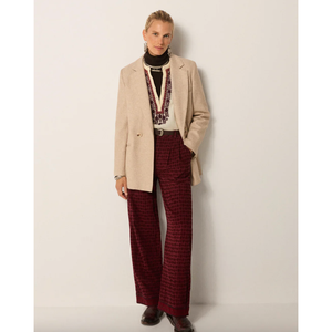 Blusa para Mujer BRUNA, Modelo Vineyard Bordeaux, con Bordado Decorativo, Estampado Floral, Cuello Asimétrico, Corte Holgado, 100% Lino - Disponible en Talla XL - Product Image 4