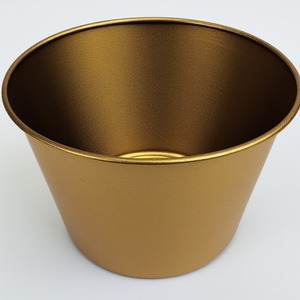 Pot d'arrosage antique en laiton doré avec détails martelés lisses, parfait pour les maisons traditionnelles, coin jardin décoratif - Product Image 2