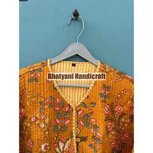 Chaqueta acolchada de estilo Vintage hecha a mano india, tela de lona de algodón con diseño Floral grande amarillo único para otoño, precio más bajo - Product Image 2