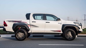 ใหม่ / มือสอง ปี 2026 สำหรับ Hilux GR Sport หนังแท้ เกียร์อัตโนมัติ ไฟ LED เครื่องยนต์เทอร์โบ หลังคาพาโนรามา หลังคาอลูมิเนียมอัลลอย - Product Image 5