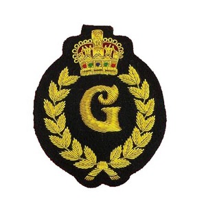 ตราสัญลักษณ์หมวกนายทหารปักด้วยด้ายทองคำขาวแบบทำมือ สำหรับงานผลิตภาพยนตร์  แบบเย็บติด  วัสดุ PVC  รับผลิตตามสั่ง  ขายส่ง OEM - Product Image 6