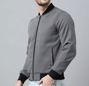 2025 Logo personnalisé veste universitaire pour hommes Style solide plaine Letterman tenue décontracté pour la saison d'automne Service OEM disponible - Product Image 6