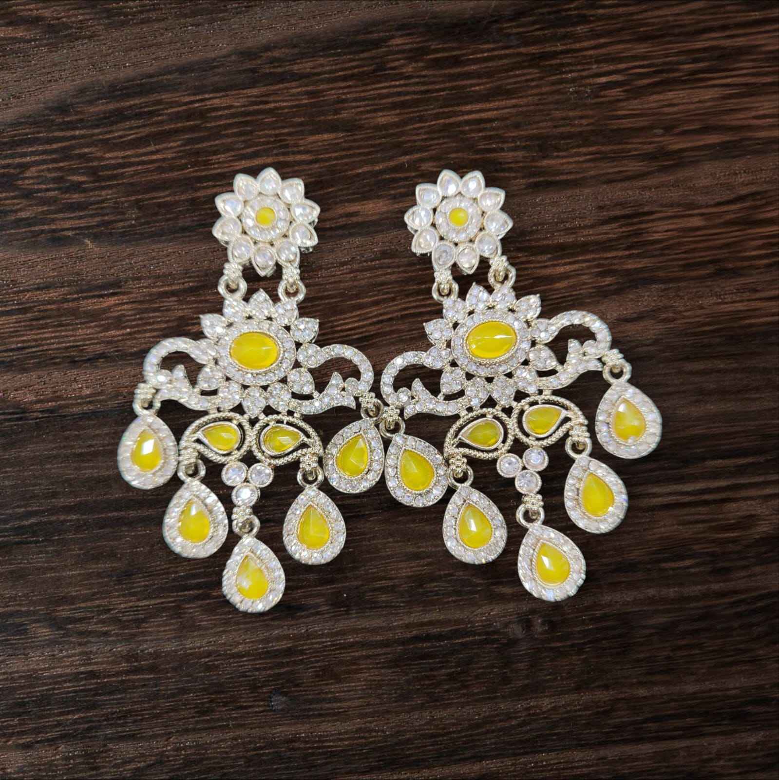 สีเหลือง