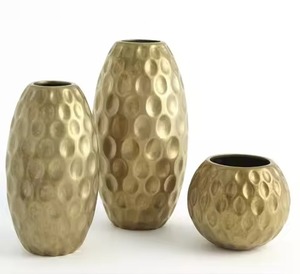 Vase en métal en laiton de luxe porte-fleurs décoratif pour la décoration intérieure centre de table moderne pour le style de salon et de bureau - Product Image 4