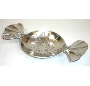 Tazón de Dátiles Estilo Árabe de Oriente Medio con Tapa de Diseño, Utensilio de Cocina, Metal Hecho a Mano con Acabado Dorado - Product Image 2