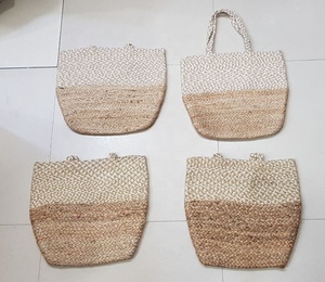 Bolsos de mano de Compras de moda para damas de trabajo de yute, bolso de hombro disponible para uso en venta al por mayor desde India... - Product Image 1