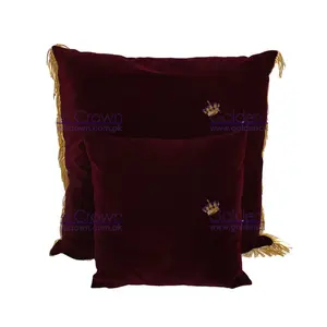 Vente en gros de coussin d'inauguration en coton-polyester satin velours imprimé à pois franges usage domestique boîte emballée pour les vacances de Noël - Product Image 1