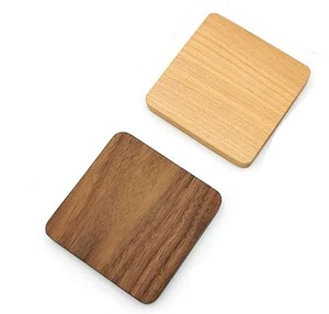 Juego de Posavasos Cuadrados de Madera y Resina Artesanal de Nogal, 10mm y 5mm, Diseño Clásico para Oficina y Hogar, Elegantes Posavasos para Bebidas - Product Image 4