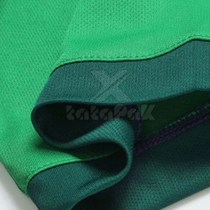 Uniformes de football en matériau durable avec tissu à séchage rapide pour uniformes de football d'athlètes fabriqués au Pakistan - Product Image 4