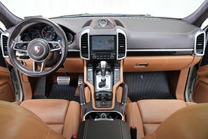 Porsche Cayenne Turbo 2017 Impecable - Product Image 5