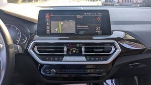 Aston Martin Serie 3 330i XDrive 2023 Usado en Buen Estado, SUV de 4 Puertas, Automático, Asientos de Cuero, R18, Tracción Delantera - Product Image 3