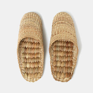 Jacinthe d'eau femme et homme pantoufles diapositives faites à la main durable naturel pantoufles en gros le moins cher - Product Image 3