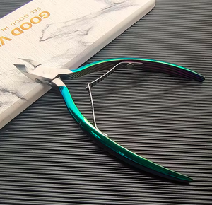 Pinces à cuticules en titane multicolores professionnelles pour coupe-ongles à lame incurvée avec pédicure et outil de manucure - Product Image 6