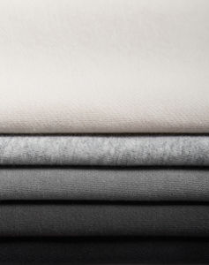 Nuevo diseño LOGO personalizado Conjuntos de chándales para correr para hombre Cremallera Sudadera con capucha Bolsillo Chándales muy cómodos de secado rápido a bajo precio - Product Image 4