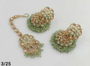 LATEST FLOWER INDIAN GOLD PLATED TRADITIONAL and <b>FASHIONABLE</b> MOTIPEARL JUMKHA <b>EARRINGS</b> and MANGTIKKA SET for WOMEN & GIRLS - Product Image 4