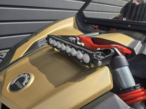 VENTA DIRECTA DE FÁBRICA 2026 Can-Am Maverick X3 X RS Turbo R Gold y Can-Am Red UTV PARA ADULTOS - Product Image 3