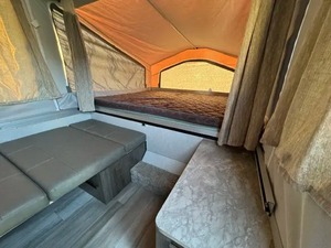 Autocaravana Usada F-o-r-e-s-t R-i-v-e-r RV Rock-wood F-r-e-e-d-o-m S-e-r-i-e-s 1940LTD 2022 Lista para la Venta - Product Image 4