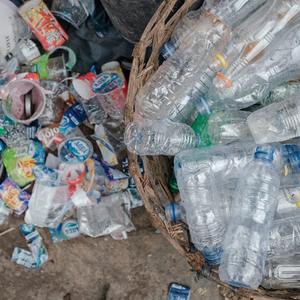 Botellas para mascotas chatarra en forma de fardo transparente para venta inmediata Botellas para mascotas chatarra exportadas a nivel mundial - Product Image 4